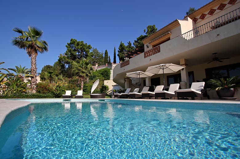 Welcome to your luxurious holiday home in Marbella