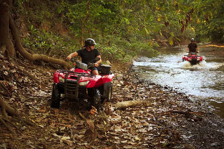 Quad Biking - txaletetik jasotzea